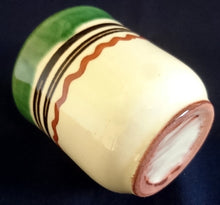 Lade das Bild in den Galerie-Viewer, TRINKBECHER - Keramik / Steingut, Abstraktes Dekor, Handbemalt
