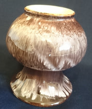 Lade das Bild in den Galerie-Viewer, BLUMENVASE - Keramik / Steingut, Meliertes Abstraktes Schleier Motiv Dekor
