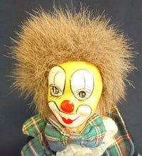 Lade das Bild in den Galerie-Viewer, CLOWN PUPPE - Mittelgroß, Stoff / Porzellan, Handarbeit, Handbemalt (A)
