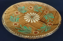 Lade das Bild in den Galerie-Viewer, WAND SAMMELTELLER - Keramik / Steingut, Blumen Blüten Pflanzen Flora Holztafel Motiv Dekor
