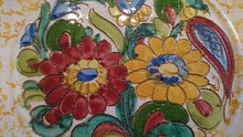 Lade das Bild in den Galerie-Viewer, WAND SAMMELTELLER - Keramik / Steingut, Blumenblüten Pflanzen Wiesen Motiv Dekor
