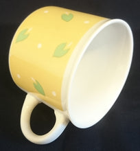 Lade das Bild in den Galerie-Viewer, KAFFEETASSE - Porzellan, Blätter Punkte Abstrakt Dekor
