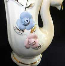 Lade das Bild in den Galerie-Viewer, BLUMENVASE - Porzellan, Blumen Pflanzen Schwan Tier Form Dekor
