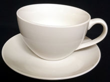 Lade das Bild in den Galerie-Viewer, CAPPUCCINO KAFFEETASSE POTT &quot;White Basics&quot;- Porzellan, Modernes Einfärbiges Form Dekor
