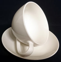Lade das Bild in den Galerie-Viewer, CAPPUCCINO KAFFEETASSE POTT &quot;White Basics&quot;- Porzellan, Modernes Einfärbiges Form Dekor
