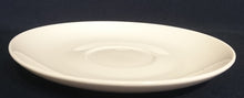 Lade das Bild in den Galerie-Viewer, CAPPUCCINO UNTERTASSE &quot;White Basics&quot; - Porzellan, Modernes Einfärbiges Form Dekor
