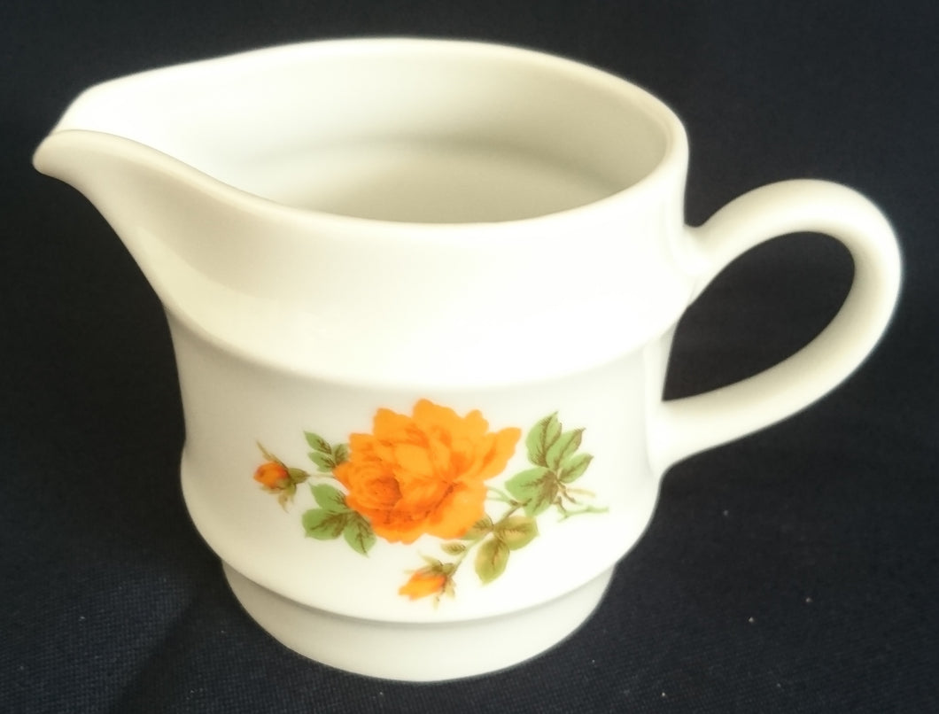 MILCHKÄNNCHEN - Porzellan, Flora Pflanzen Rosenblumen Blüten Motiv Relief Rand Dekor