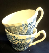 Lade das Bild in den Galerie-Viewer, 3er KAFFEEGEDECK &quot;Country Life&quot; - Keramik / Steingut (Fine Staffordshire Ware), Englisches Landleben Scenen Motiv Dekor, Hand graviert
