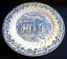 Lade das Bild in den Galerie-Viewer, SPEISETELLER &quot;Country Life&quot; - Keramik / Steingut (Fine Staffordshire Ware), Englisches Landleben Scenen Motiv Dekor, Hand graviert

