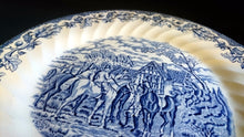 Lade das Bild in den Galerie-Viewer, SPEISETELLER &quot;Country Life&quot; - Keramik / Steingut (Fine Staffordshire Ware), Englisches Landleben Scenen Motiv Dekor, Hand graviert
