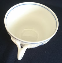 Lade das Bild in den Galerie-Viewer, 2er Set 2er KAFFEEGEDECKE - Porzellan, Zwiebelmuster Motiv Relief Dekor
