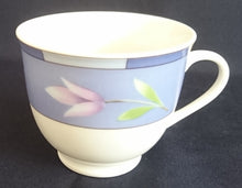 Lade das Bild in den Galerie-Viewer, 3er KAFFEEGEDECK &quot;Betty&quot; - Porzellan, Pflanzen Tulpen Blumenblüten Flora Abstrakt Motiv Dekor
