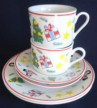 Lade das Bild in den Galerie-Viewer, KAFFEETASSE &quot;Flirt&quot; - Porzellan, Weihnachten Advent Christ Tannenbaum Geschenke Sterne Schaukelpferd Zweige Linien Motiv Dekor
