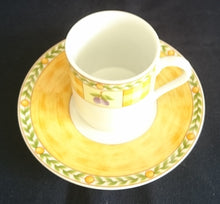 Lade das Bild in den Galerie-Viewer, 2er Set ESPRESSO UNTERTASSEN &quot;Flirt&quot; &quot;Country Garden&quot; - Porzellan, Meliertes Ranken Punktkreise Flora Pflaumen Geometrisches Motiv Dekor
