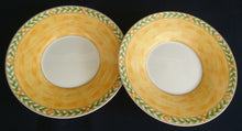 Lade das Bild in den Galerie-Viewer, 2er Set ESPRESSO UNTERTASSEN &quot;Flirt&quot; &quot;Country Garden&quot; - Porzellan, Meliertes Ranken Punktkreise Flora Pflaumen Geometrisches Motiv Dekor
