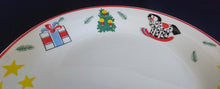 Lade das Bild in den Galerie-Viewer, 2er Set DESSERTTELLER &quot;Flirt&quot; - Porzellan, Weihnachten Advent Christ Tannenbaum Geschenke Sterne Schaukelpferd Zweige Linien Motiv Dekor
