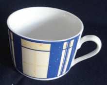 Lade das Bild in den Galerie-Viewer, 2er Set KAFFEETASSEN &quot;Flirt&quot; &quot;French Vanilla&quot; - Porzellan, Symetrisches Geometrisches Linien Balken Striche Karo Motiv Dekor
