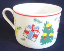 Lade das Bild in den Galerie-Viewer, 2er KAFFEEGEDECK &quot;Flirt&quot; - Porzellan, Weihnachten Advent Christ Tannenbaum Geschenke Sterne Schaukelpferd Zweige Linien Motiv Dekor
