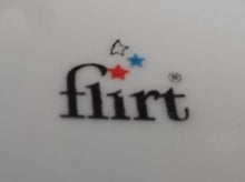 Lade das Bild in den Galerie-Viewer, 2er Set 2er KAFFEEGEDECKE &quot;Flirt&quot; - Porzellan, Weihnachten Advent Christ Tannenbaum Geschenke Sterne Schaukelpferd Zweige Linien Motiv Dekor
