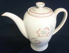 Lade das Bild in den Galerie-Viewer, 5er Set KAFFEEKANNE MIT DECKEL / MILCHKÄNNCHEN / ZUCKERDOSE MIT DECKEL - &quot;Winifred&quot; - Porzellan, Blumen / Linien Klassisch Dekor
