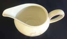 Lade das Bild in den Galerie-Viewer, 5er Set KAFFEEKANNE MIT DECKEL / MILCHKÄNNCHEN / ZUCKERDOSE MIT DECKEL - &quot;Winifred&quot; - Porzellan, Blumen / Linien Klassisch Dekor

