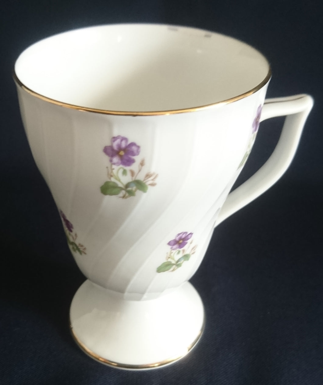 KAFFEETASSE - Porzellan, Blumen Goldrand Dekor (2. Wahl)