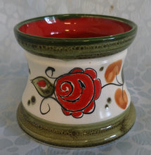 Lade das Bild in den Galerie-Viewer, 2er Set MILCHKÄNNCHEN &amp; ZUCKERDOSE OHNE DECKEL &quot;Tirol&quot; - Keramik / Steingut, Rosen Motiv Dekor, Handbemalt
