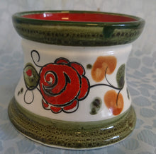 Lade das Bild in den Galerie-Viewer, 2er Set MILCHKÄNNCHEN &amp; ZUCKERDOSE OHNE DECKEL &quot;Tirol&quot; - Keramik / Steingut, Rosen Motiv Dekor, Handbemalt

