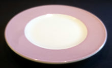 Lade das Bild in den Galerie-Viewer, DESSERTTELLER &quot;Solid Color&quot; - Porzellan, Breiter Starker Farblicher Rand Motiv Dekor, Dibbern Designstudio
