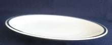 Lade das Bild in den Galerie-Viewer, 2er Set DESSERTTELLER - Porzellan, Silberrand Linien Dekor

