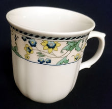 Lade das Bild in den Galerie-Viewer, 2er Set KAFFEETASSEN - Porzellan, Flora Blumen Blüten Pflanzen Ranken Gestreifte Linien Abstrakt Motiv Dekor
