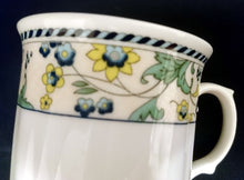 Lade das Bild in den Galerie-Viewer, 2er Set KAFFEETASSEN - Porzellan, Flora Blumen Blüten Pflanzen Ranken Gestreifte Linien Abstrakt Motiv Dekor
