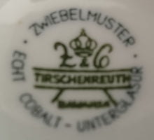 Lade das Bild in den Galerie-Viewer, 2er Set KAFFEETASSEN - Porzellan, Echt Kobalt Zwiebelmuster Motiv Relief Dekor
