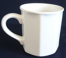 Lade das Bild in den Galerie-Viewer, KAFFEETASSE - Keramik / Steingut, Goldenes Bohne Motiv Dekor
