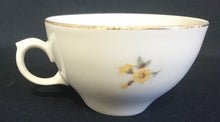 Lade das Bild in den Galerie-Viewer, TEETASSE - Porzellan, Goldrand Rosen Blumen Motiv Dekor
