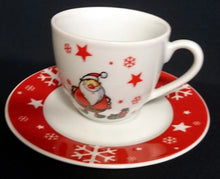 Lade das Bild in den Galerie-Viewer, 2er Set 2er KAFFEEGEDECKE &quot;Santa&quot; - Porzellan, Weihnachtsmann Nikolaus Sterne Schneeflocken Geschenke Motiv Dekor
