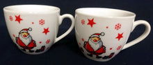 Lade das Bild in den Galerie-Viewer, 2er Set 3er KAFFEEGEDECKE &quot;Santa&quot; - Porzellan, Weihnachtsmann Nikolaus Sterne Schneeflocken Geschenke Motiv Dekor
