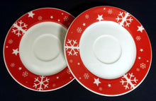 Lade das Bild in den Galerie-Viewer, 2er Set 2er KAFFEEGEDECKE &quot;Santa&quot; - Porzellan, Weihnachtsmann Nikolaus Sterne Schneeflocken Geschenke Motiv Dekor
