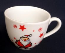 Lade das Bild in den Galerie-Viewer, 2er Set 2er KAFFEEGEDECKE &quot;Santa&quot; - Porzellan, Weihnachtsmann Nikolaus Sterne Schneeflocken Geschenke Motiv Dekor

