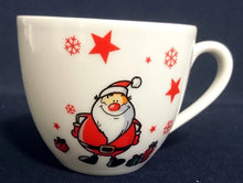 Lade das Bild in den Galerie-Viewer, 2er Set 3er KAFFEEGEDECKE &quot;Santa&quot; - Porzellan, Weihnachtsmann Nikolaus Sterne Schneeflocken Geschenke Motiv Dekor
