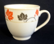Lade das Bild in den Galerie-Viewer, 2er Set KAFFEETASSEN - Porzellan, Blatt Blätter Äste Zweige Geäst Linien Motiv Dekor

