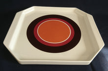 Lade das Bild in den Galerie-Viewer, BEILAGENSCHALE &quot;Avantgarde&quot; - Keramik / Steingut, Geometrisches Streifen Kreise Dekor, Mittig Orange
