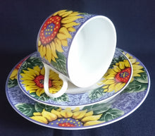 Lade das Bild in den Galerie-Viewer, KAFFEETASSE - Porzellan, Sonnenblumen Blüten Pflanzen Motiv Dekor
