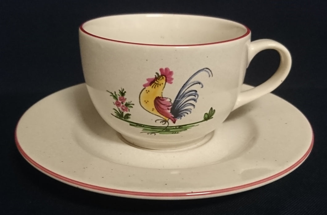 2er KAFFEEGEDECK  - Keramik / Steingut, Hahn auf dem Lande Motiv Dekorrand, Handdekoriert
