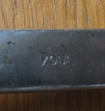 Lade das Bild in den Galerie-Viewer, NUSSKNACKER ZANGE - Metall / Edelstahl, Klassische Form Dekor
